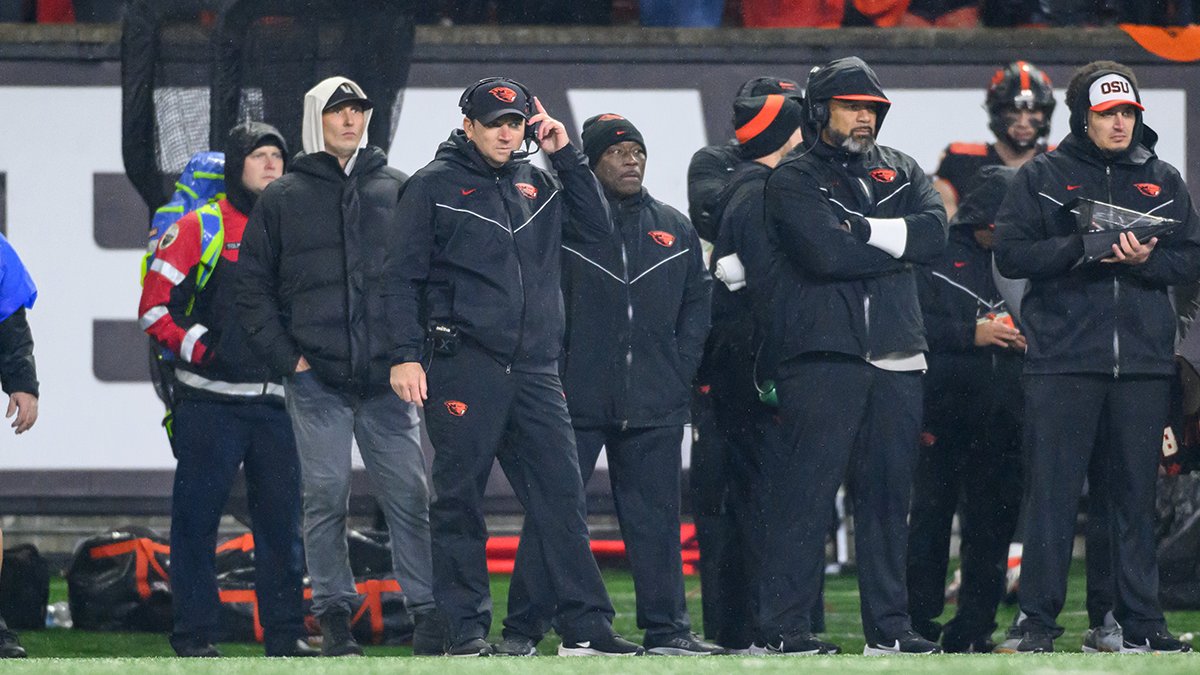 TheSpartanMag's tweet photo. Five assistants set to join Jonathan Smith's staff at Michigan State, sources tell @TheSpartanMag 

- OC/QBs Brian Lindgren
- OL Jim Michalczik
- TEs Brian Wozniak
- RBs Keith Bhonapha
- DBs Blue Adams

(FREE): https://t.co/m4bD1OcgfL https://t.co/RTwJdiWaff