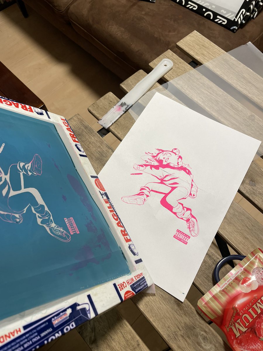 ken_sogen's tweet photo. #COMITIA146 まだ全然刷ってないけどシルクスクリーンを販売します。多分20部くらい、6色刷り300*300mmです。通販ありますが割高です

これはテスト印刷 https://t.co/wnzgf0dp8T