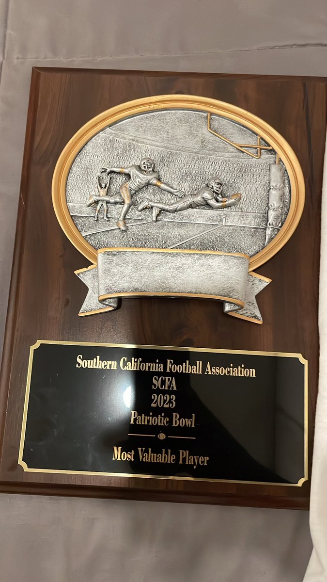 ballouttjaay's tweet photo. Blessed to receive MVP of the patriotic Bowl game … season highlights dropping soon! @ELAC_Football https://t.co/JrkoWUlNgI
