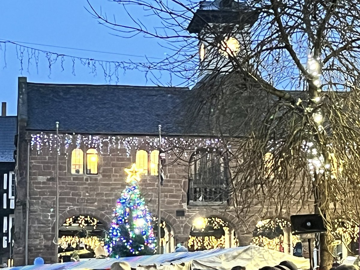 BrokenTwigs2020's tweet photo. What a fantastic day I had today, selling my books at Ross-on-Wye’s Christmas Fayre! 🍄🙏🎄🎅❄️ #Christmas2023 #books #kidlit #childrensbooks #adultslovethemtoo #gettinginthespirit #Christmastime #readingforpleasure #letsgetchildrenreading #stockingfillers https://t.co/dwsOQSDNLL