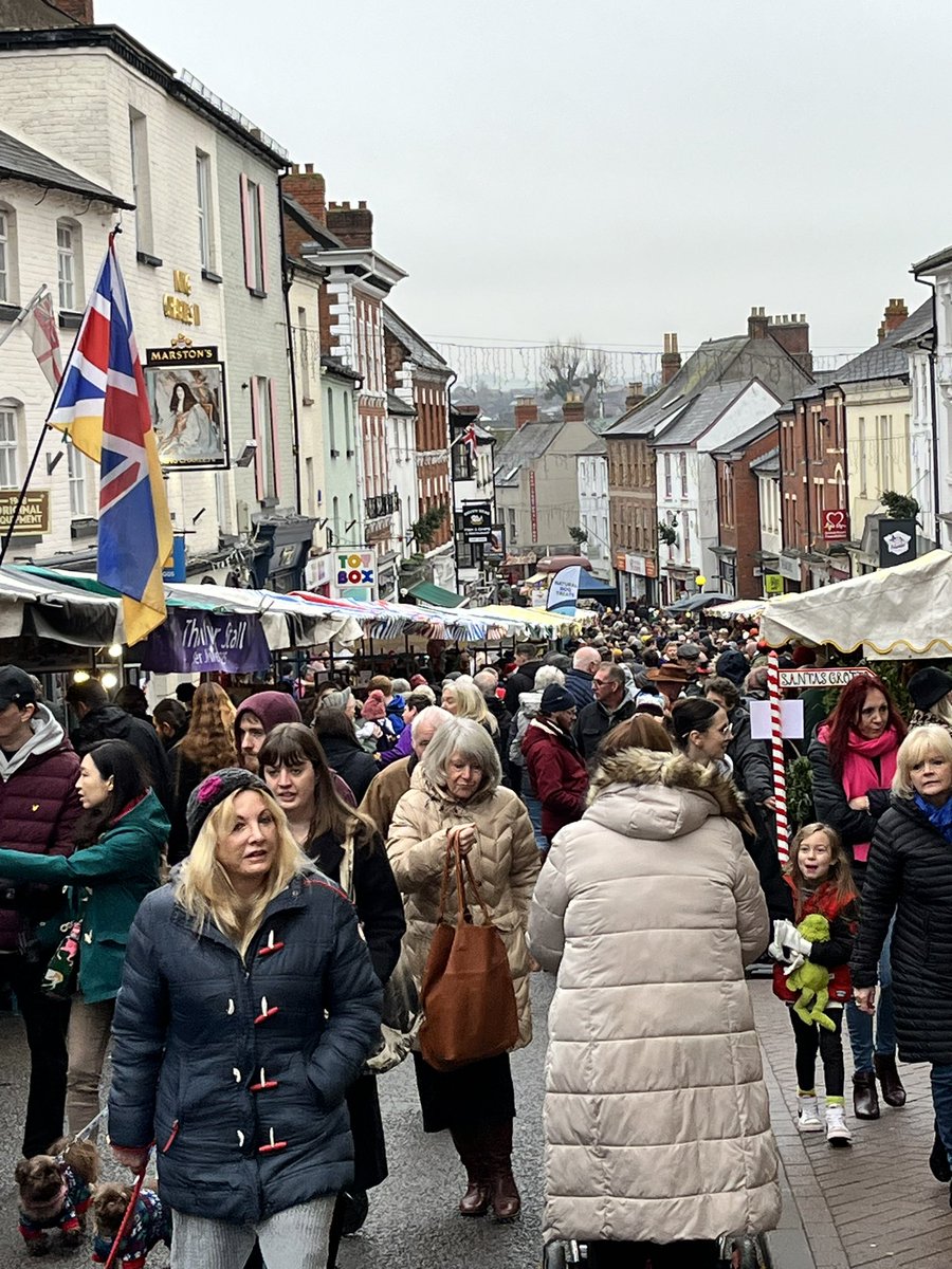 BrokenTwigs2020's tweet photo. What a fantastic day I had today, selling my books at Ross-on-Wye’s Christmas Fayre! 🍄🙏🎄🎅❄️ #Christmas2023 #books #kidlit #childrensbooks #adultslovethemtoo #gettinginthespirit #Christmastime #readingforpleasure #letsgetchildrenreading #stockingfillers https://t.co/dwsOQSDNLL
