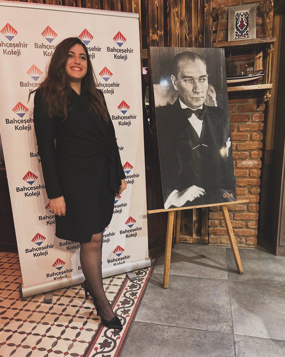 Biz; attığı adımla açtığı yolla bize ışık olan, ilham olan, önder olan Atatürk'ün işaret ettiği yarınlarız.Günümüz kutlu olsun🫶🏻