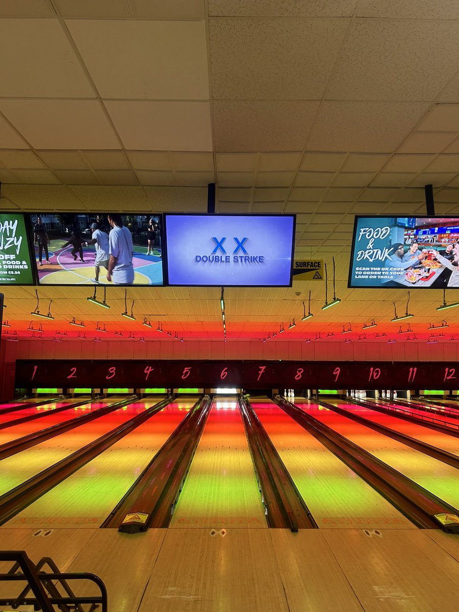 smithy2316's tweet image. The boy is getting a life lesson 😂 #bowling #doublestrike