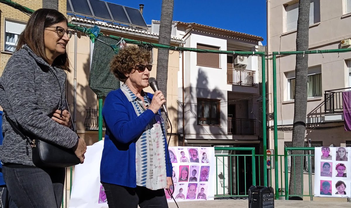 CompromisVNS's tweet photo. #25N. El masclisme mata: justificar-lo és ser-ne còmplice https://t.co/BJD6vig6nm https://t.co/9S1WVV7vxk