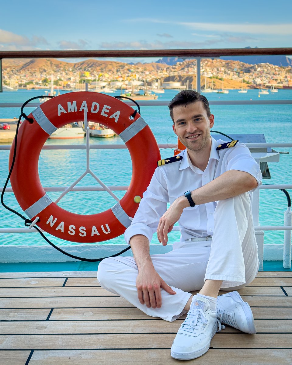PMoelleken's tweet photo. Kurs 🧭 auf #WalvisBay! 🌊🛳️
Um 20:15 Uhr legt #DasTraumschiff im @ZDF ab…
Mit #FlorianSilbereisen, #BarbaraWussow, @colliencollien, #HaraldSchmidt, #MelodieSimina, #GesineCukrowski, #DietmarBär, #EstherSchweins, #FlorianFitz, #AxelSchulz…
#Traumschiff #MSAmadea #Namibia #ZDF https://t.co/7Fpm6WqJKF
