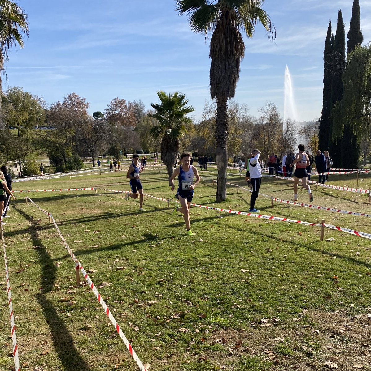 CAFuenlabrada's tweet photo. “Cogiendo cardio” nuestros sub-20 en el duro circuito del Cross de la Constitución 😮‍💨🫀 https://t.co/3yoEIAkwy7