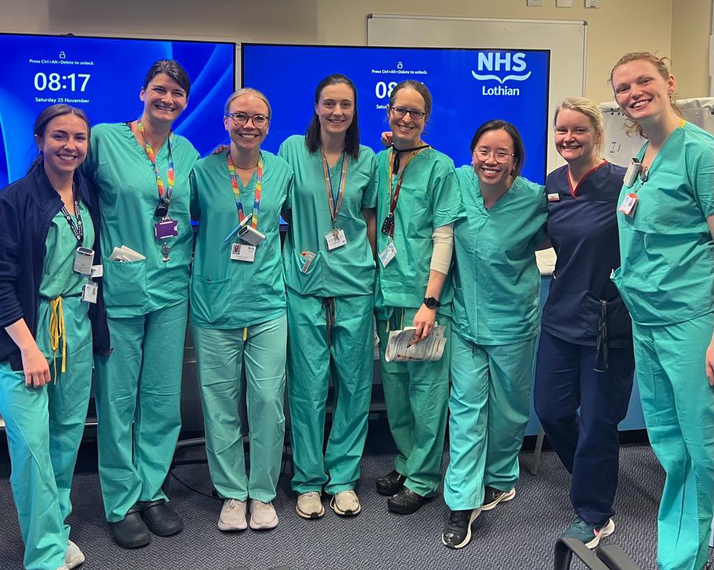 An all female orthopaedic team on this weekend from FY1 to consultant! 💪 

@EllieOrtho @JulieAdamsOrtho thanks for a great weekend!! 🦴 

#orthotwitter #womeninortho #WomenInSTEM @women_ortho @WomenSurgeonsUK @EdinOrthopaedic