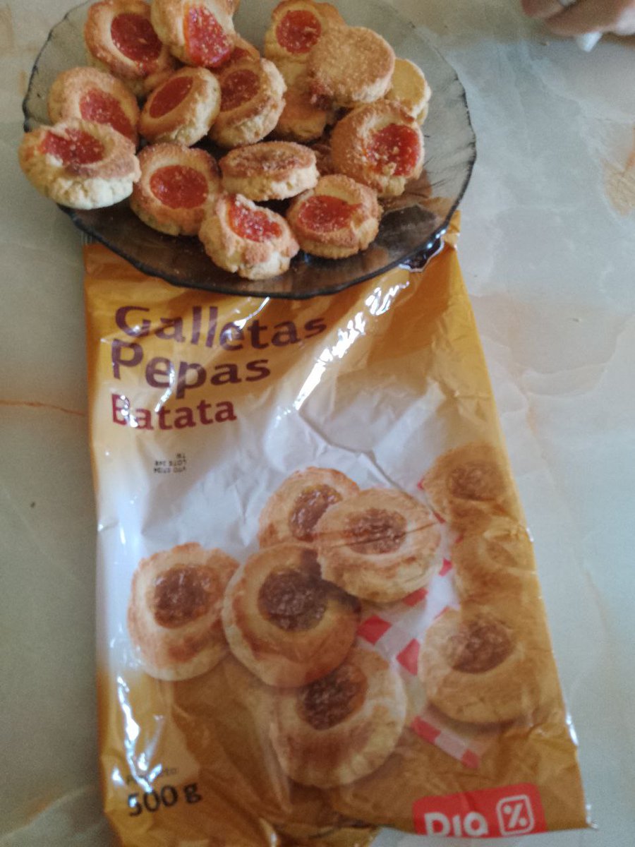 AleJewelELF15's tweet photo. #supermercadodia 
Jamás me espere que algo así fuera a pasar, el super Día me sorprende, sus galletitas #pepasdeBatata, hoy son de #Membrillo.
A alguien más le paso ?? 🤣😆😆
@DIA_Group https://t.co/sb4HDuqfAn