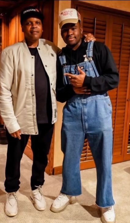 I am happy I got to work with ⁦<a href="/zmny_4real/">Ozie</a>⁩ on #Swagger <a href="/appletv/">Apple TV</a> He plays Royale, an intelligent, dyslexic young man from a wealthy household. Royale is an outsider and then he finds family within his team. Hear him tonight. Twitter Spaces.👇🏾
x.com/i/spaces/1mnxe…