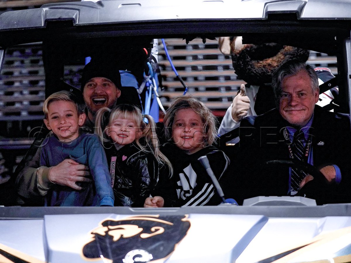 shotbug's tweet image. Michael Buble takes a ride with his kids on the SXS Vehicle at the Langley Event Centre when the Vancouver Giants played the Tri City Americans Saturday, November 25, 2023. Photo:@WesleyAllenShaw @MichaelBuble @WHLGiants