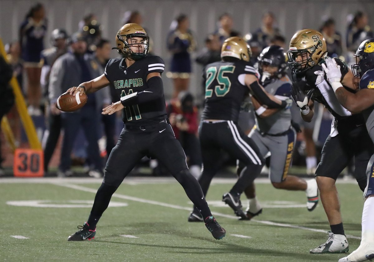 vcspreps's tweet image. Koen Glover rushed for 149 yards and three TDs and George Mann kicked a game-winning 26-yard field goal with 16 seconds left as St. Bonaventure won the Division 3 title. With 35-photo Gallery. @StBonaventureA1 @SeraphFootBall 
vcstar.com/story/sports/h…