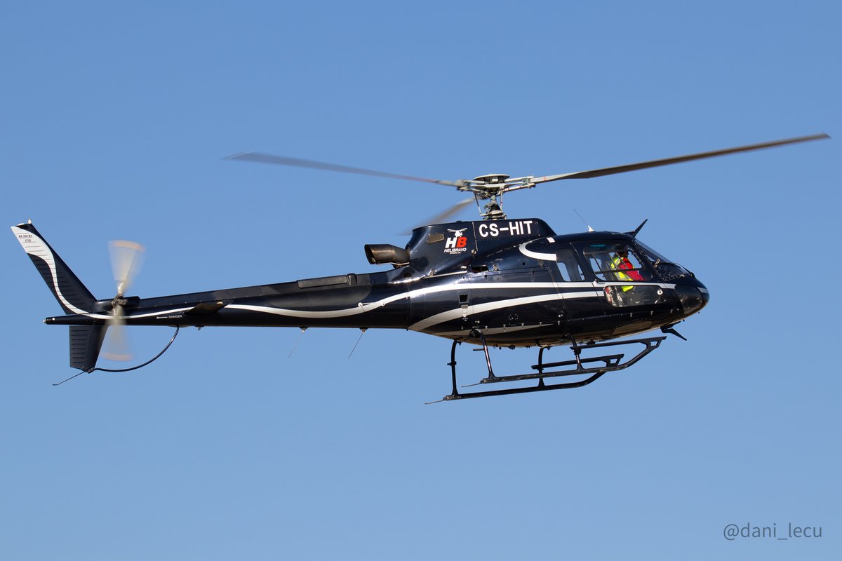 dani_lecu's tweet image. Llegada de los helicópteros que se trasladaban desde LECU hasta IFEMA para la feria @EuropeanRotors @ATAIRE_ORG @IFEMA
Parte 3/3