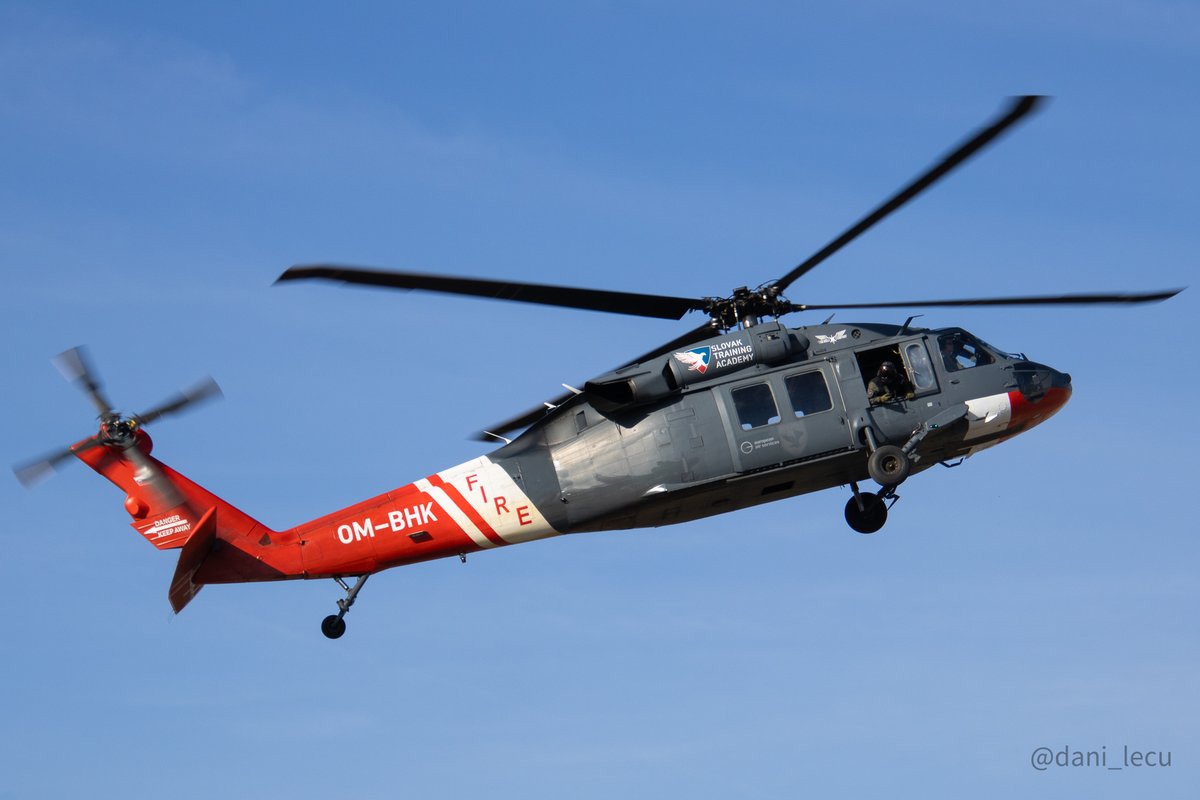 dani_lecu's tweet image. Llegada de los helicópteros que se trasladaban desde LECU hasta IFEMA para la feria @EuropeanRotors @ATAIRE_ORG @IFEMA
Parte 3/3