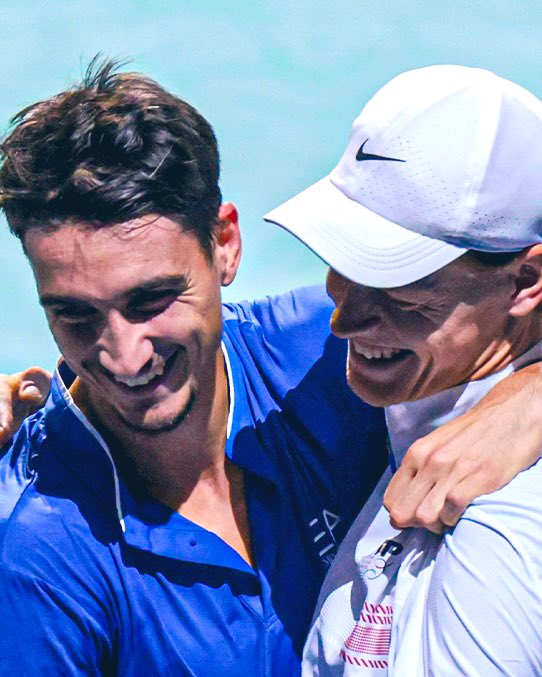 stefanomeloni12's tweet photo. Siamo tornati lassù, sulla cima 🇮🇹
1976 2023
@DavisCup #CoppaDavis #DavisCupFinals2023 #Italia #Sinner #tennis @federtennis #Sonego #Arnaldi #26NOV23 #Volandri #ImmensoSinner https://t.co/YhE3CI842G