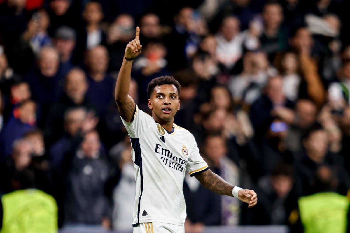 sportstickz's tweet photo. #LaLiga | Full Time
Real Madrid 3-0 Cádiz
Rodrygo 14,64
J. Bellingham 74
Real Madrid won easily against Cadiz by 3 goals
What a day for Rodrygo 2 goals and an assist and goal from Jude as well
Modric
#RealMadrid #Cadiz #RMA #CAD #CadizRealMadrid #CADRMA #Rodrygo #Bellingham https://t.co/jVc5mUmYpI