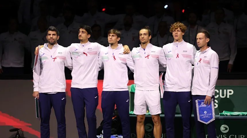 ansia_totale's tweet photo. È successo:

L’ITALIA VINCE LA COPPA DAVIS. Non accadeva dal 1976. 🎾🏆🇮🇹 #CoppaDavis https://t.co/MzRh9TokMY