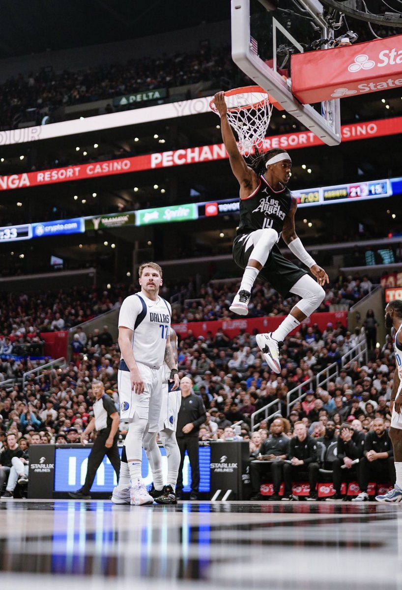 This pic is so cold 🥶