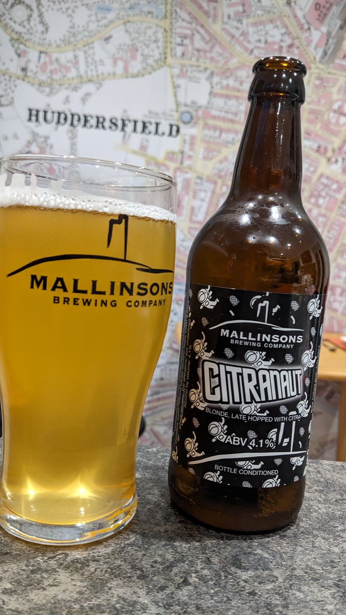 chris_storey's tweet photo. So tonight its @Mallinsons Citranaught. "it's meant to be quite nice as you like Citra". 
"of course @briggsthebrewer would say that, he brewed it!"
[bit cold as it's sat in the car overnight and looks like it's been poured in a #London pub] https://t.co/GxXmWBlFIw