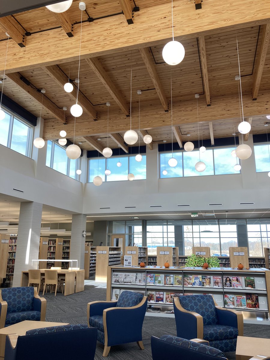 Considering pivoting to being a public library lobbyist, is that a thing?

Support 👏 local 👏 libraries 👏 

Love this gem I found nestled between cabins and farmland in southeast Michigan😍

@cmplib <3