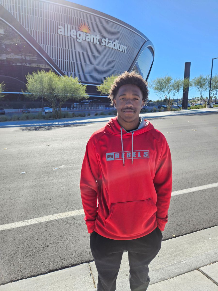 I had a great time in Las Vegas watching <a href="/unlv/">UNLV</a> take on San Jose State. Thanks <a href="/unlvfootball/">UNLV Football</a> for the invite. It was also a pleasure meeting and speaking with <a href="/bradodom/">Coach B.O.</a> and <a href="/CoachLogo/">Ricky Logo</a>. <a href="/JULIOCHATO75/">Julio Garcia II</a> 

<a href="/TheCoachCassidy/">Josh Cassidy, Ed.D.</a> <a href="/CoachMahan_1/">Fran Mahan</a> @BraeLangford78 <a href="/hoyafbrecruit/">HoyaFBrecruiting</a> <a href="/hhshoyafootball/">Hoya Football</a>