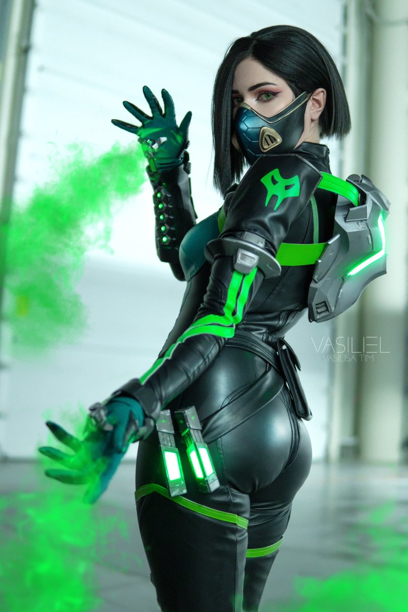 ValorantUpdated's tweet image. Viper Cosplay 🐍

🔗 @Vasiliel_cos | #VALORANT