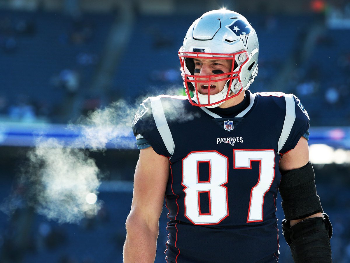 Savageboston's tweet photo. Patriots legend Rob Gronkowski: 

“It’s as bad as the fans have been saying, Mac Jones should have 4 interceptions” 

Gronk laying into the Patriots at half time. https://t.co/kLTQqjBBKi