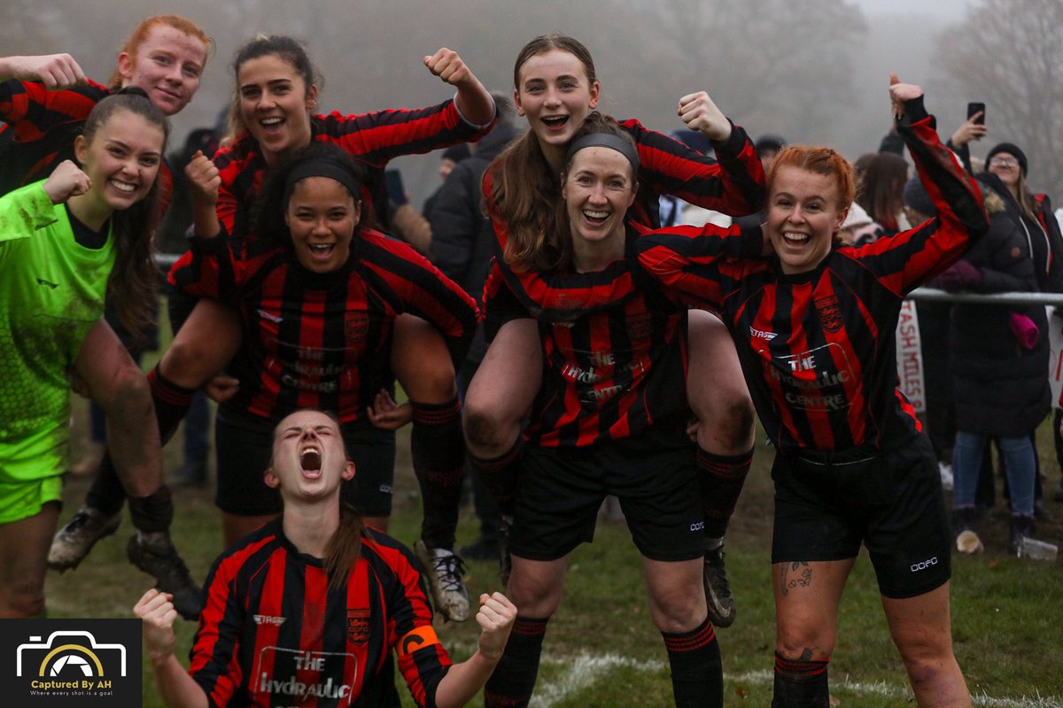 Capturedby_AH's tweet photo. Congratulations @CoundonCourtLFC on beating a very good @LeafieldAthLFC side. 

On to the next round of the @AdobeWFACup 🙌🏿🏆⚽️ https://t.co/O13xVkeZhM