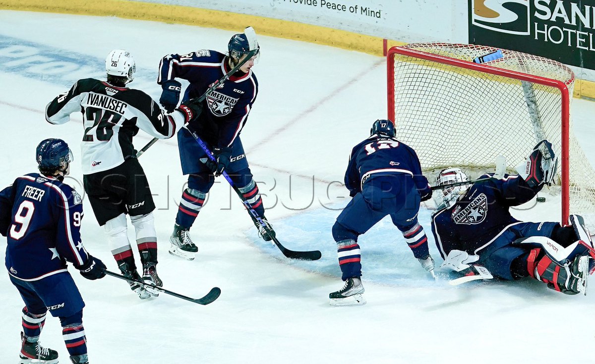 shotbug's tweet image. Vancouver Giants fell to the the Tri City Americans 5-2 in Langley, at the Langley Event Centre, Saturday, November 25, 2023. Photo:@WesleyAllenShaw  @WHLGiants @TCAmericans More photos at press.shotbug.com/p934991438
