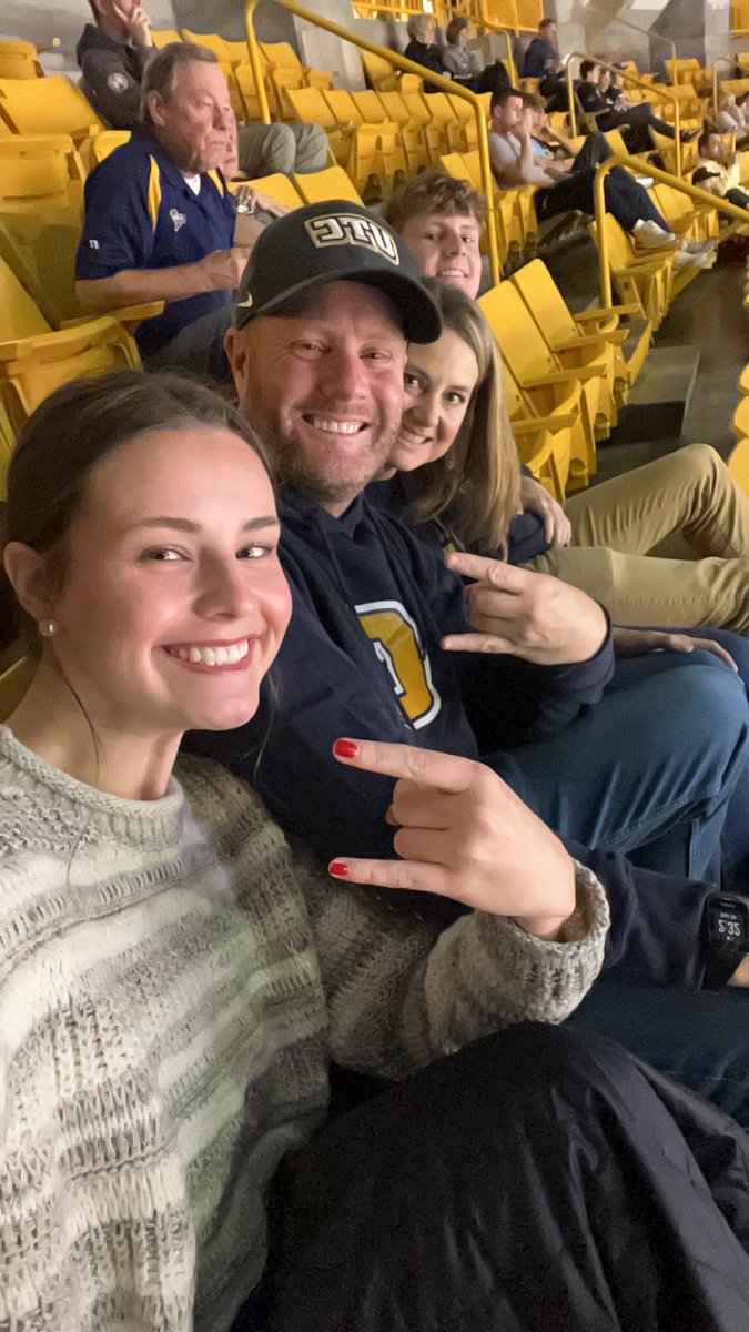 HannahStimart's tweet photo. mocs on top!! #GoMocs https://t.co/4Oaf3dBvm8