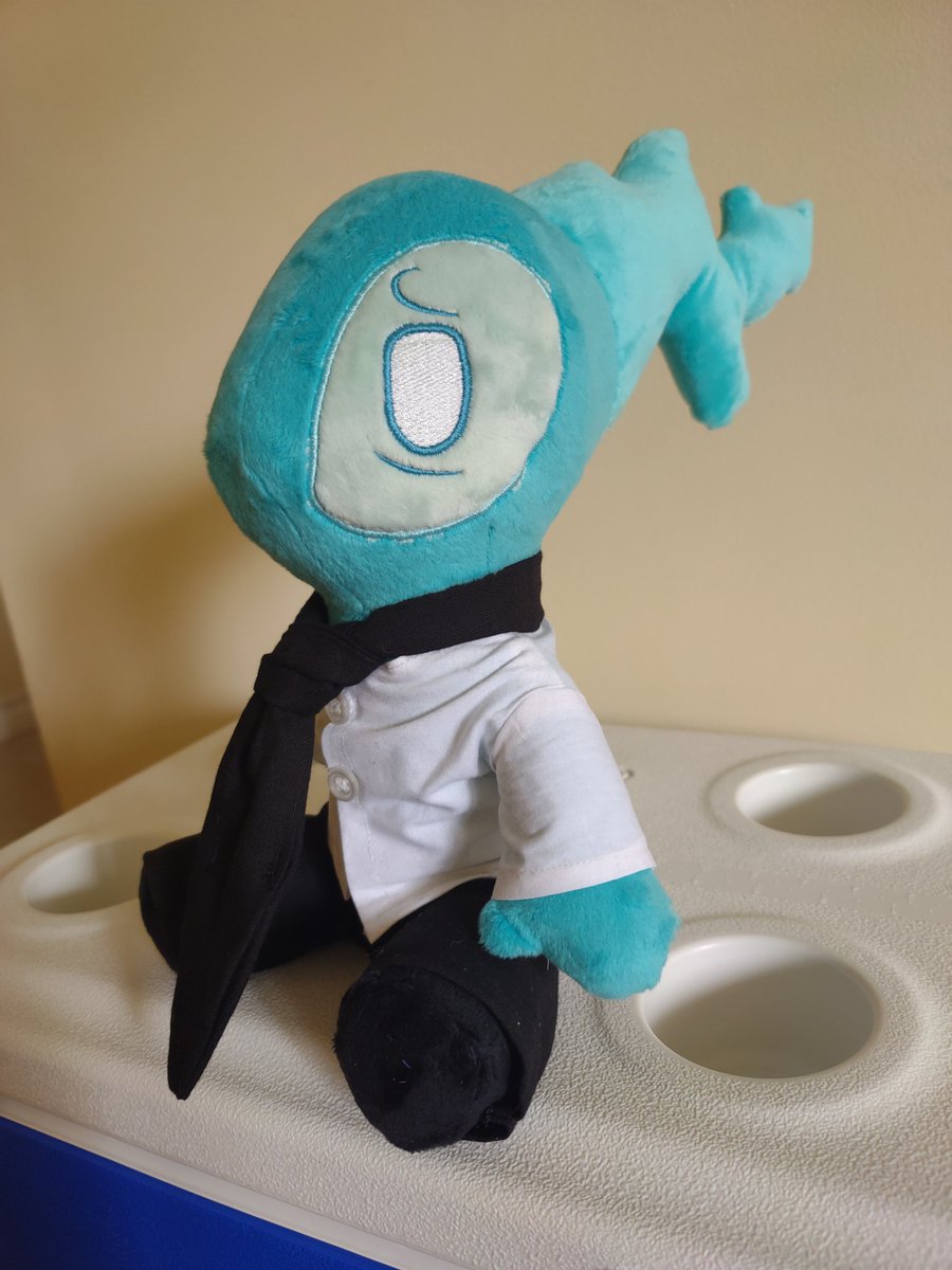 Jetterambles's tweet photo. MY BOY GARFIELF HAS ARRIVED AND HE IS SO HOLDABLE AND PERFECT AND LARGER THAN I WAS EXPECTING 
10/10 BY @RainsHollow !!! https://t.co/CZGaf116Oj
