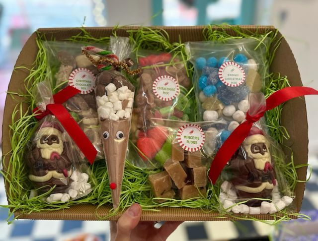 Looking for Christmas gifts for food and drink lovers and want to support Coventry &amp; Warwickshire businesses at the same time? My little gift guide is live now: bit.ly/3RhzVNZ