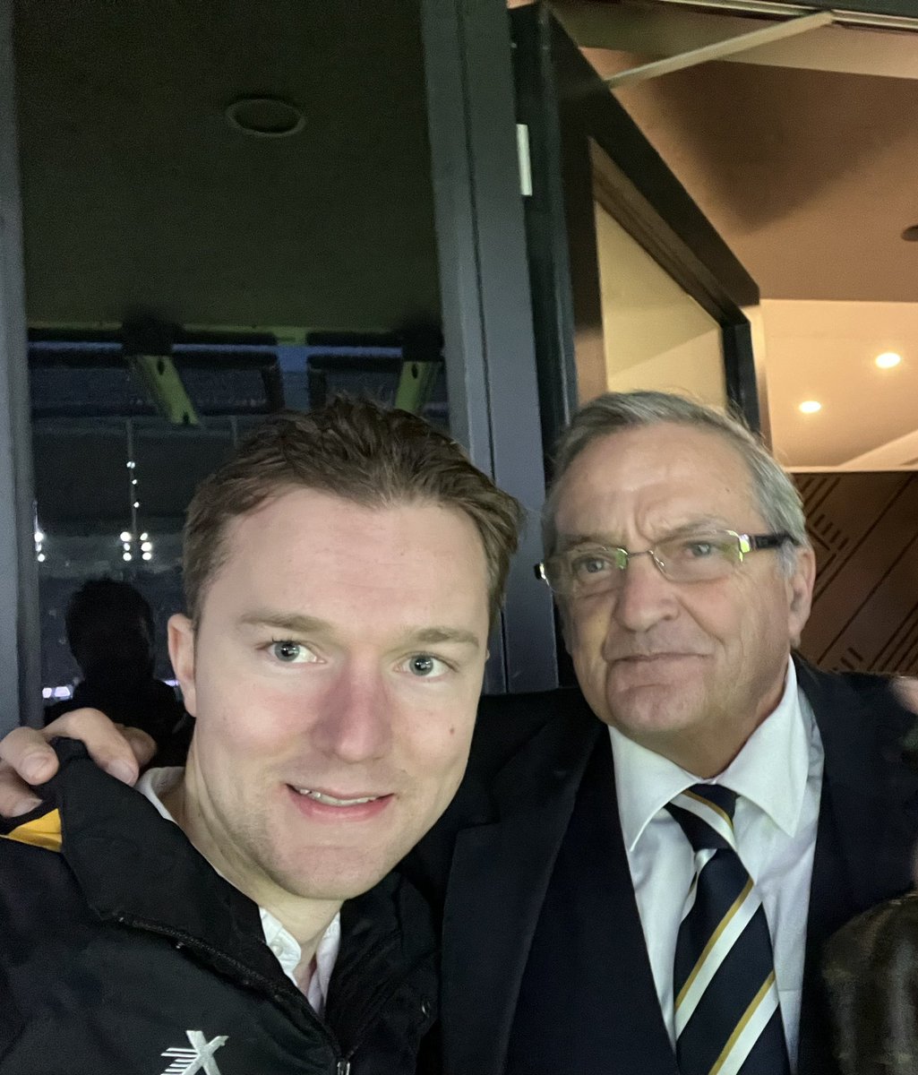 AngusBaskervil1's tweet photo. First visit to the incredible @SpursStadium
Honored to perform magic for #AIA guests & enjoy the game from their box.
Met Spurs legends #PaulAllen, @Clive_Allen9 @Howellsey #GrahamRoberts, @GaryMabbutt61 & @falco_mark
#SpursLegends #FootballRoyalty #avfc #spurs #spursvilla https://t.co/EUI6RzyGgm