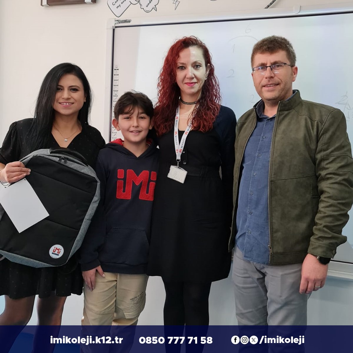 Öğretmenin bireylerin hayatına dokunan ve toplumsal yaşamı etkileyen en önemli rehber ve rol model olduğunun bilinciyle öğrencilerimiz,  Yönetim Kurulunun hazırladığı hediyeleri sürpriz sınıf baskınlarıyla öğretmenlerine takdim etti.