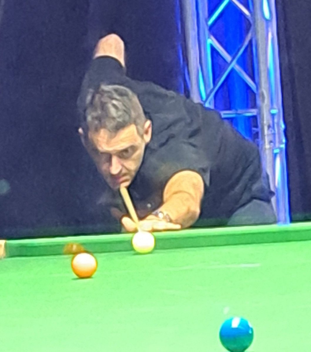 Brilliant afternoon @yorkbarbican for the #UKChampionship watching Luca Brecel win,  and to top it all off, got a glimpse of my No.1  @ronnieo147 on the practice table. #bestsunday