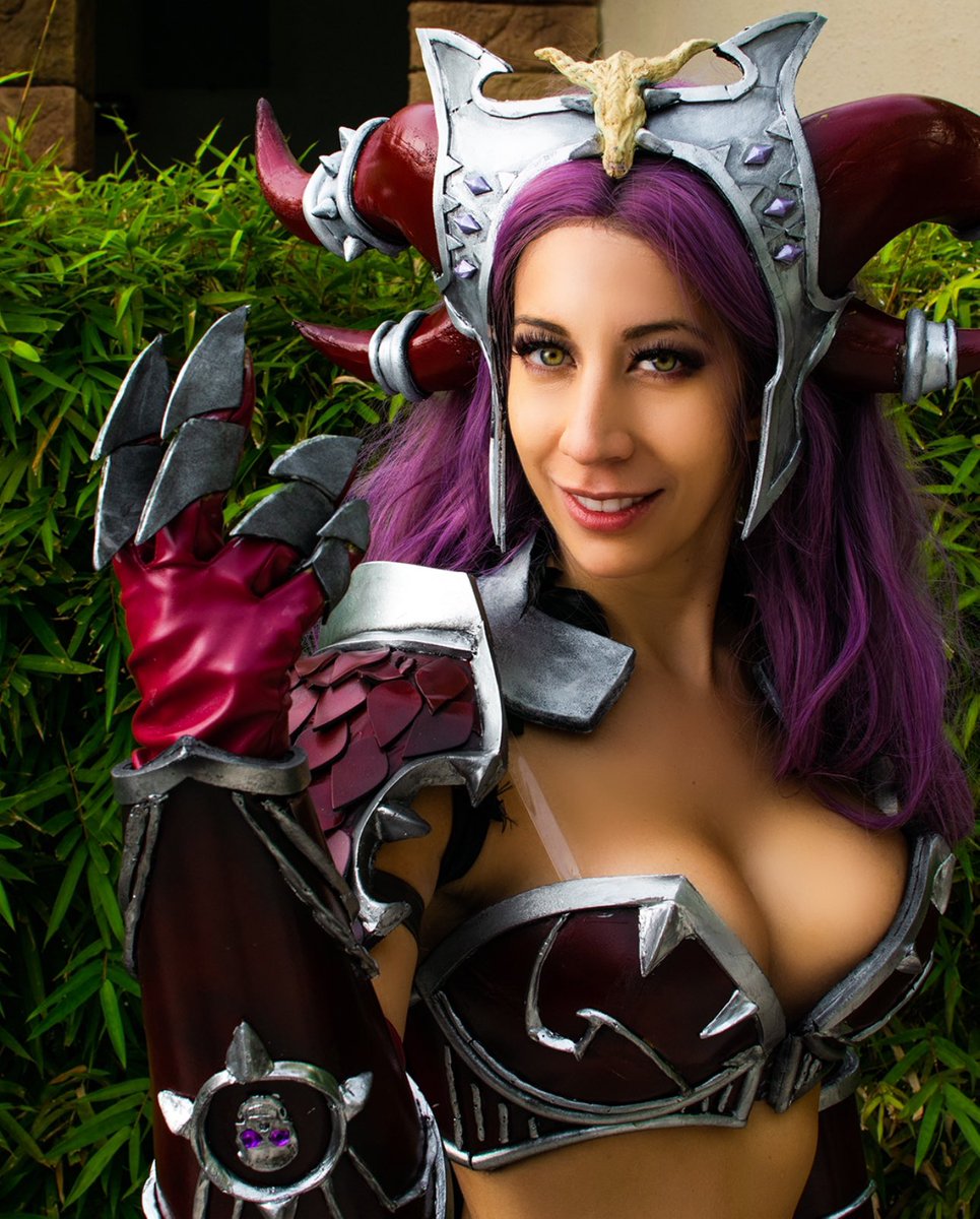 Looking for people to play wow with me!!!! Do any of yall like to PvP?! I’m a discp priest! Drop ur class below! . #worldofwarcraft #alexstrasza #cosplay #cosplaygirl . Armor made by me! Project ebon blade Alexstrasza designed by @ZachFischer
