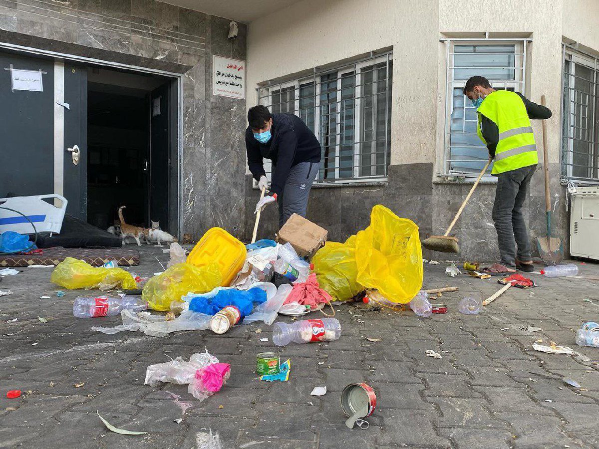 Clean up efforts also took place in Gaza despite the threat of a resumption of Israeli assault on Gaza. These pictures are from 26/11/2023 of volunteers cleaning up Al Shifa and Indonesia hospitals.