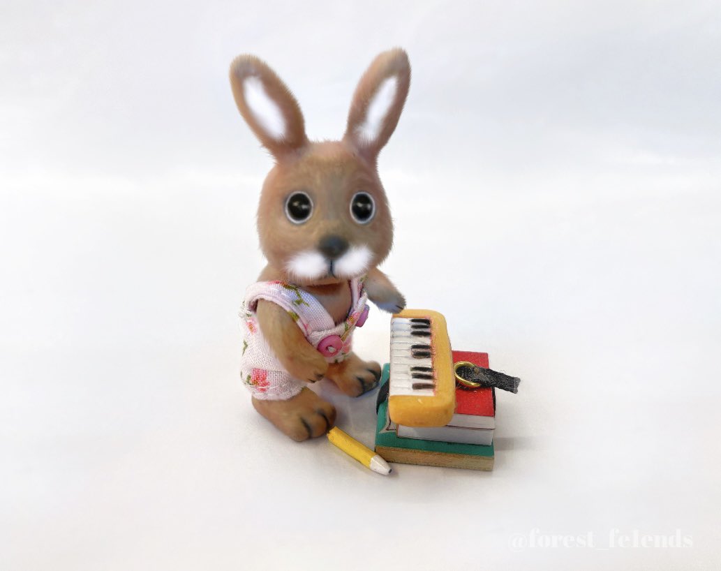 🎵   smack my bitch up,
         smack my bitch up…   🎵