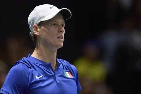 franvanni's tweet photo. Ha annullato 3 match point a Djokovic. Ha dominato la sua gara in finale. Ha fatto i complimenti all’Australia e ai tifosi australiani. Ha ringraziato Berrettini infortunato

Un giocatore lo vedi dal coraggio, dall’altruismo, dalla fantasia

#Sinner
#DavisCupFinal https://t.co/8hOyBvJjZX