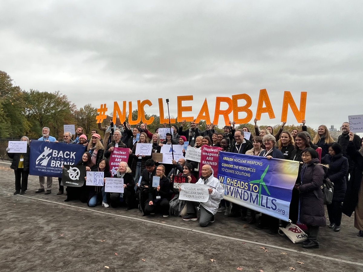 Activistas por el desarme nuclear de todo el mundo estamos en Nueva York, donde mañana comienza la Segunda Reunión de Estados Parte del #TPAN.

Hoy, Día de Acción Global contra las Armas Nucleares, lanzamos un mensaje claro desde Central Park
#NuclearBanWeek