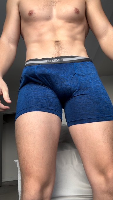 Would you undress me? 😏 https://t.co/jStVQ44GTF