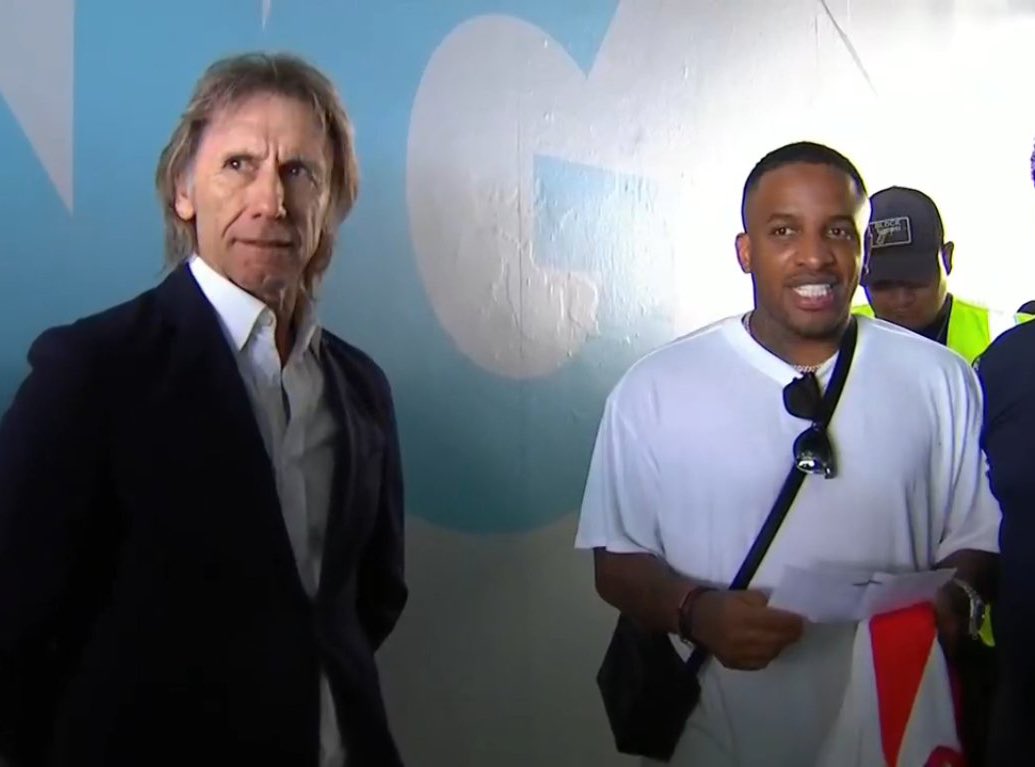 fanaticospe's tweet photo. ¡QUÉ JUNTE 🇵🇪❤️! Ricardo Gareca y Jefferson Farfán. Las palabras sobran. https://t.co/baOPGaijIZ