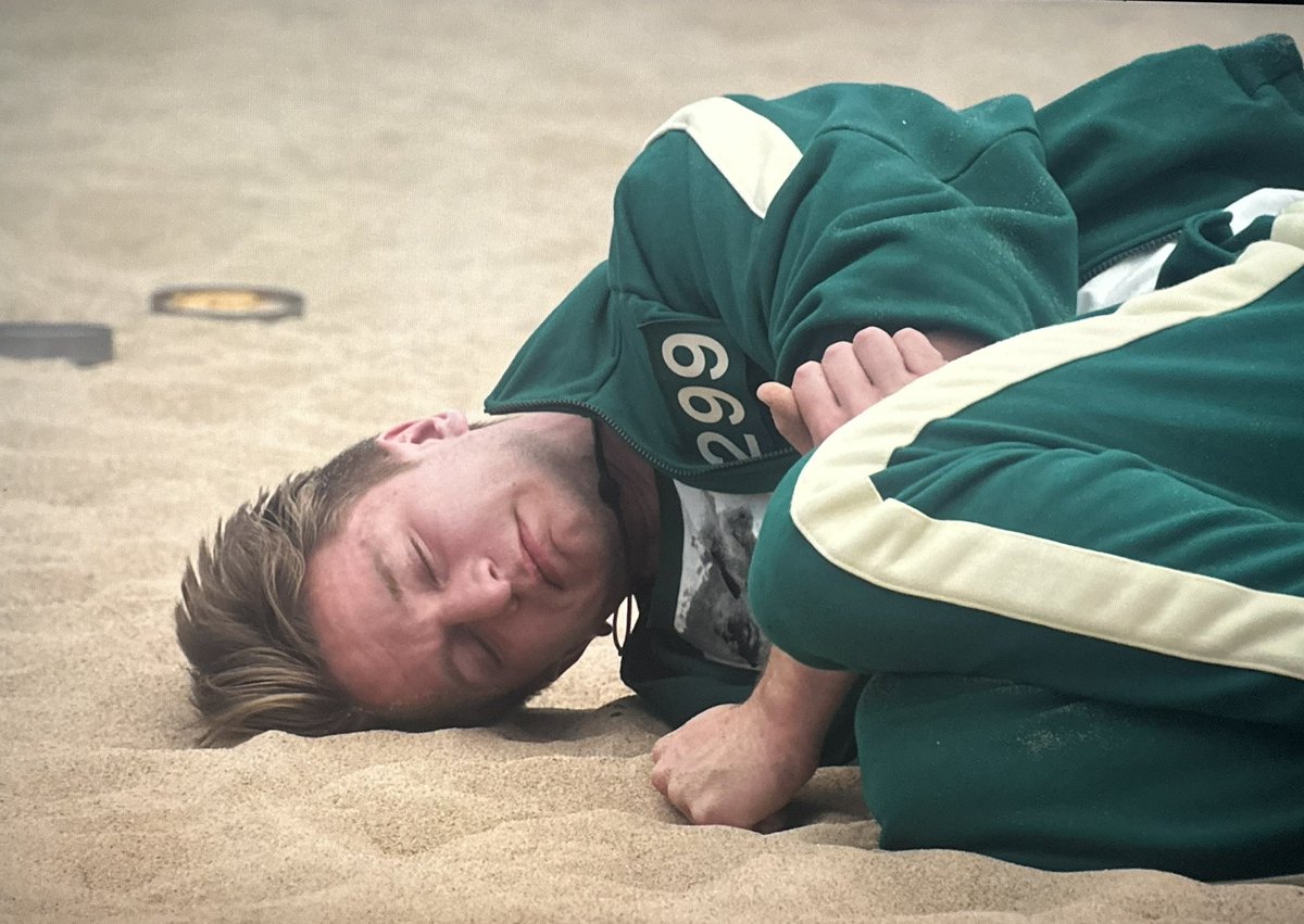 girlies don’t piss me off right now. lee isn’t here so why are we still playing his game? #SurvivorUK