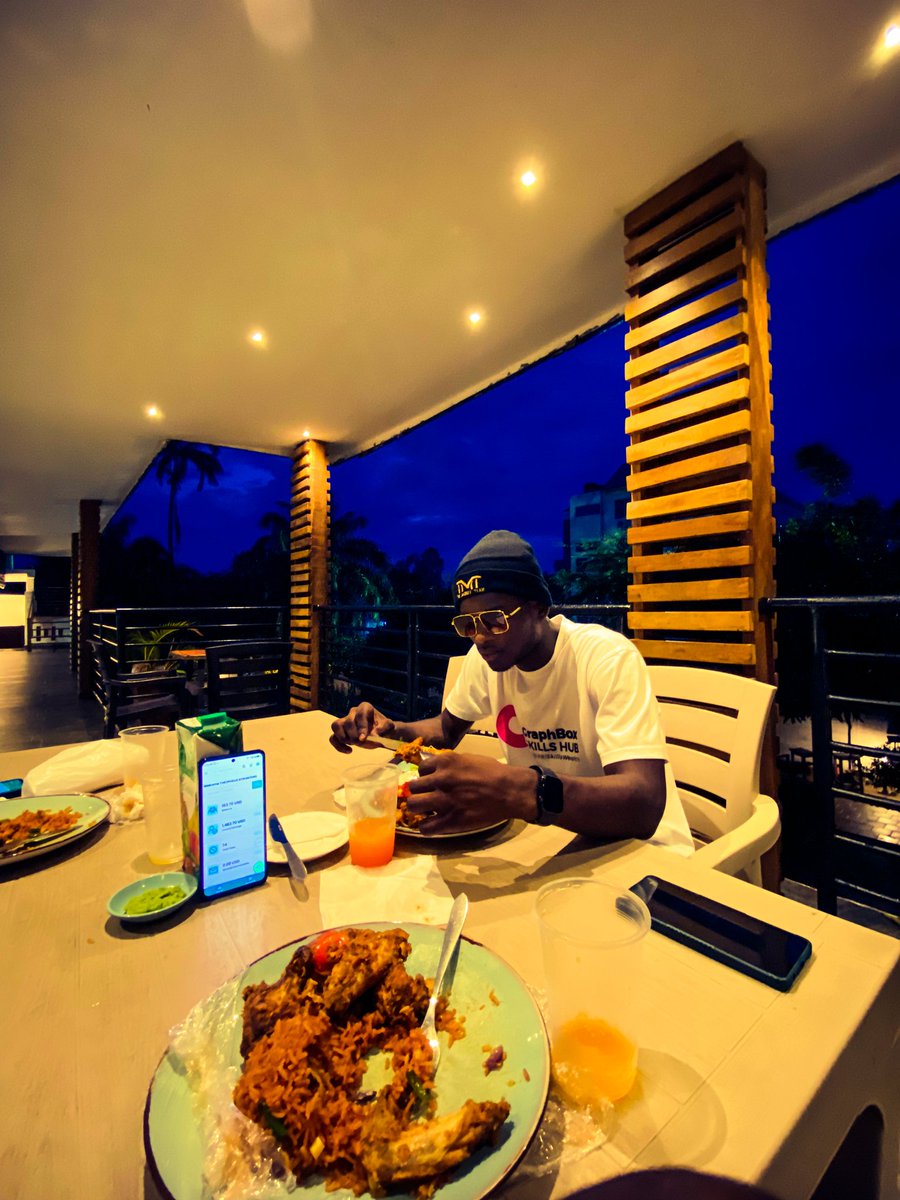 atk_universe's tweet photo. Locate Digitstem Dashboard in the middle of the table... Ready to pay the bills 💵💵💵💵.. Don't PLAY, Affiliate marketing PAYS.
Check link in my Bio to know more. Thanks to @digitstem , @CoachKingLeon , @Godchaser111 @IfiokPro , @SnrOdy #atkuniverse #GraphBoxSkillsHub https://t.co/AuabH5cf5a