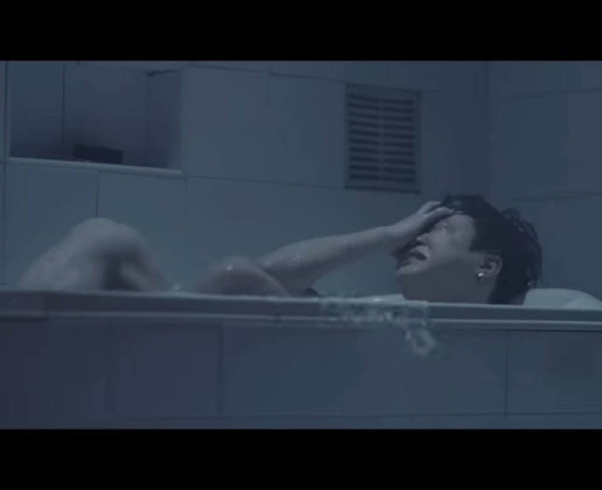 alguita_'s tweet photo. 2) Con Save me se expresa que Jimin siente algo de suciedad por eso es que siempre quiere limpiarse.
3) Creo que lo sucio viene a ser el barro, capaz del lugar donde paso todo y por lo cual JM está internado, aparte que siempre se muestra la señalización de Grass Flower Arboretum https://t.co/NuStaFURUg