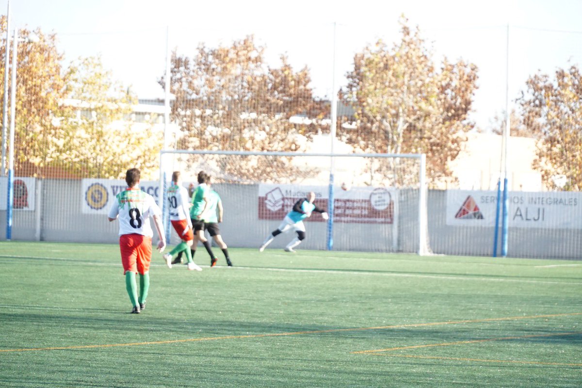veteranostrival's tweet photo. #LIGAVETERANOS Victoria muy sufrida 1-2 (#Tito ⚽️, @avivarpolo ⚽️) en nuestra visita a #VeteranosVillanuevaCañada en la jornada 5.

Seguimos invictos y disfrutando. What else? 😅

@trivalvalderas #VamosTrival @TheInsolitoBar 💚❤️⚽️ https://t.co/bZou0EWFH7