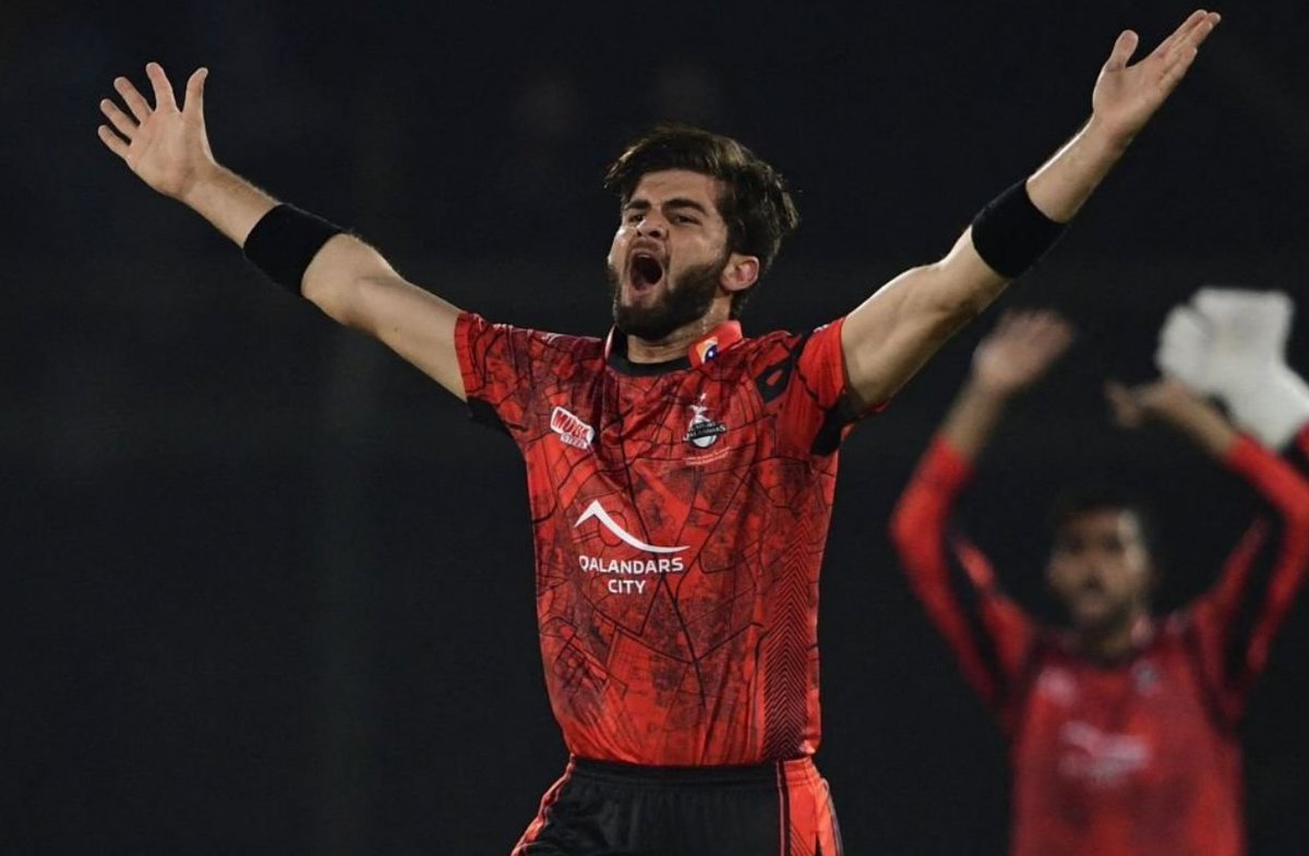 _FaridKhan's tweet photo. - Shaheen Afridi refused contract in an international league worth millions to put Pakistan first ✅
- Ahmad Shahzad refused contract on TV channels worth millions to play domestic cricket in Pakistan ✅

In a world full of XYZ, be like @iShaheenAfridi & @iamAhmadshahzad. Respect ❤️❤️ #PSL9 #NationalT20