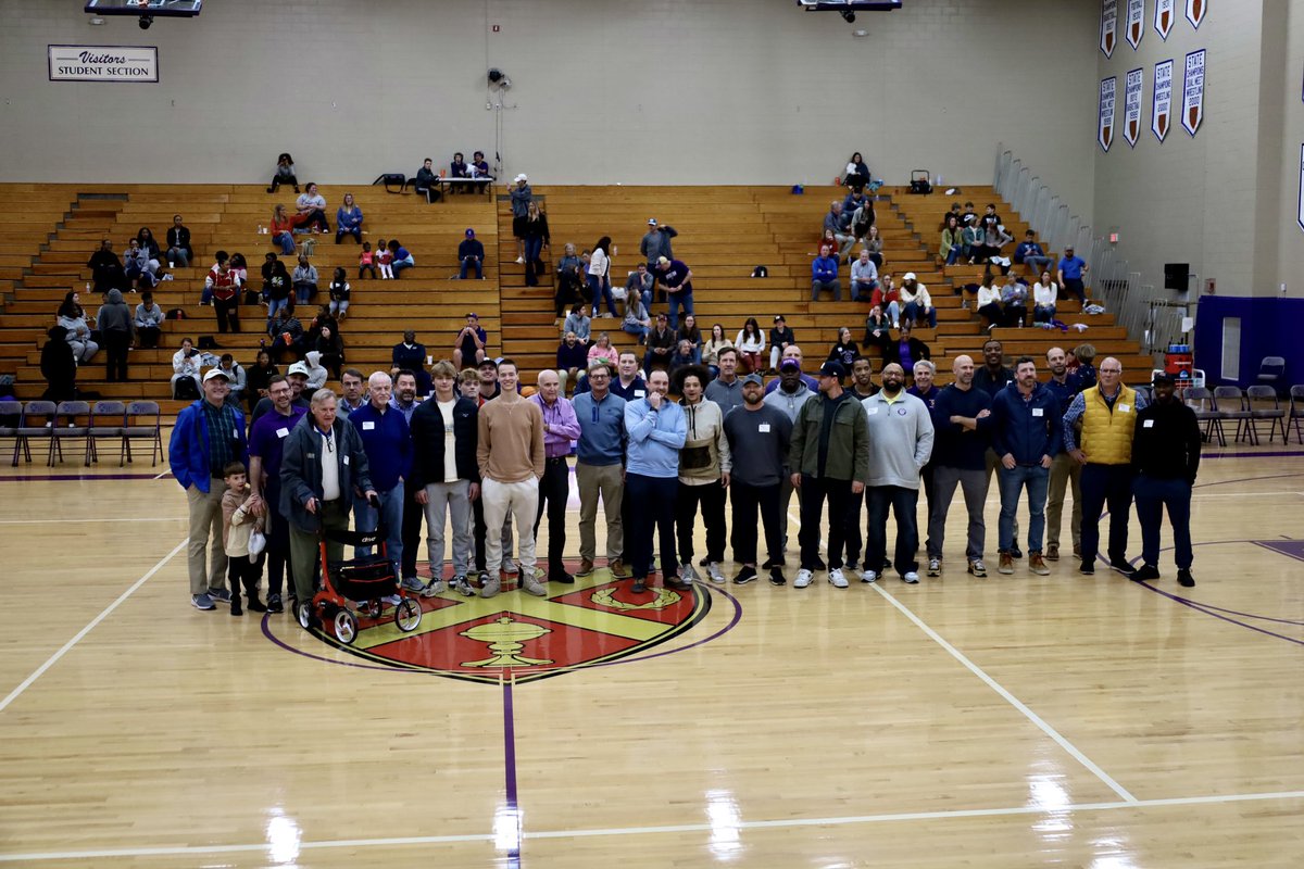 fatherryan's tweet photo. Last week, over 80 Father Ryan basketball alumni from the graduating classes of 1952 to 2023 and former coaches came together to cheer on the Irish during our Basketball Alumni Night!#TraditionNeverGraduates #RollPrideRoll https://t.co/CcmNVZWwb7