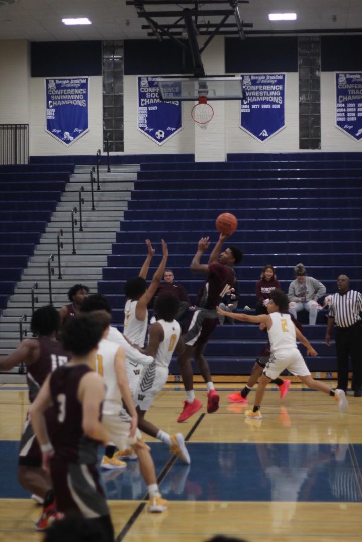 Congrats to one of our captains <a href="/mikeygotbounce/">Michael Barnes Jr</a> for making all tournament at the Bill VandeMerkt Thanksgiving Classic! He averaged 14 pts and 8 rebounds. 

<a href="/michaelsobrien/">Michael O'Brien</a> <a href="/MikeReingruber/">Mike Reingruber</a> <a href="/chilandprephoop/">Chicagoland PrepHoop</a> <a href="/jwelge96/">Joshua Welge</a> @e_kraft30 <a href="/MortonAthletics/">Morton Athletics</a>