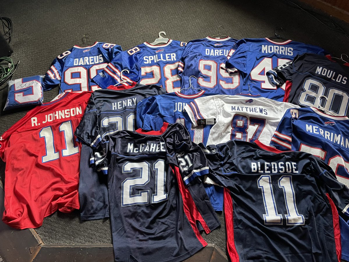 Great selection of jerseys today here at <a href="/kegstanddm/">kegstand</a> in Des Moines for our annual jersey raffle to benefit the Des Moines Venom youth football league.
Can’t wait to see y’all #BillsMafia !!