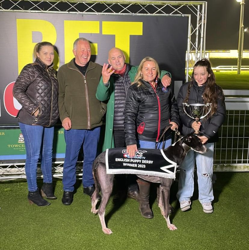 🏆What a day for Liz and Rab McNair and the KSS Syndicate who land the RPGTV English Puppy Derby with King Memphis, and get the first four home in the Cat One final. A remarkable feat🏆